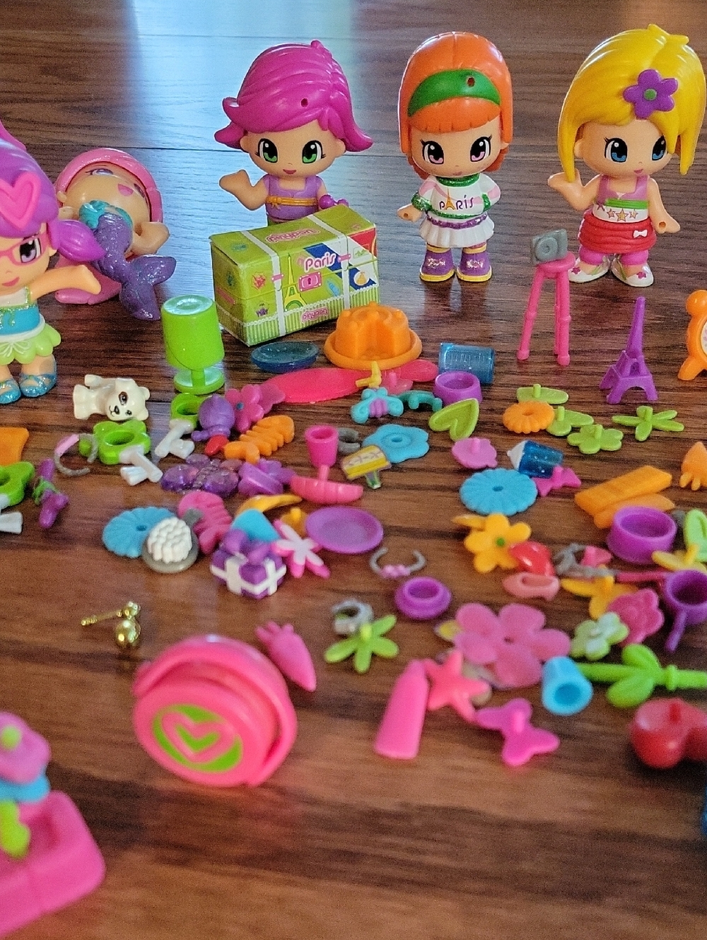 Huge Lot Of Famosa Pinypon 13 Dolls, 7 Pets, & Many Accessories - Picture 6 of 10
